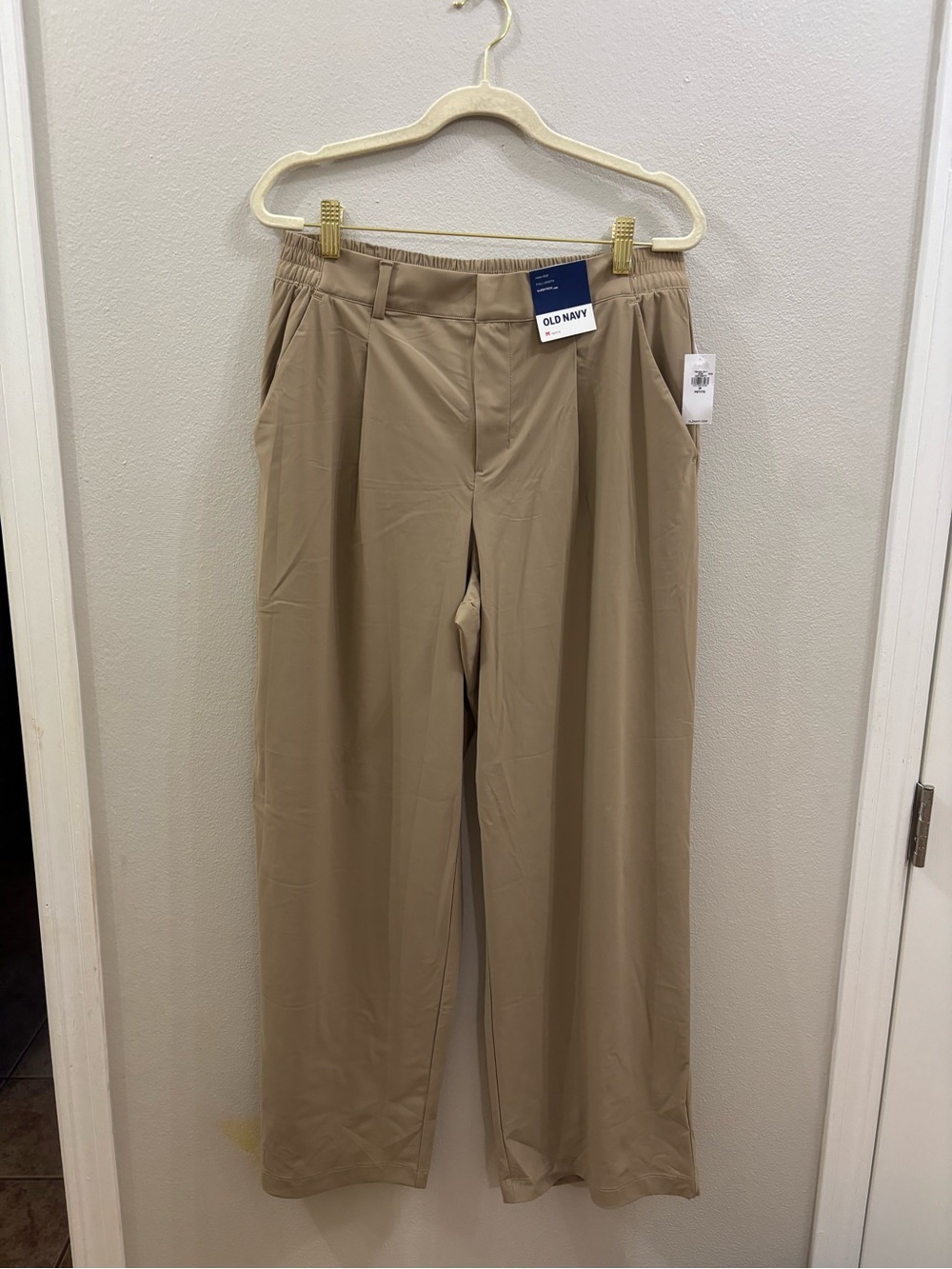 Old Navy sleektech high rise medium petite